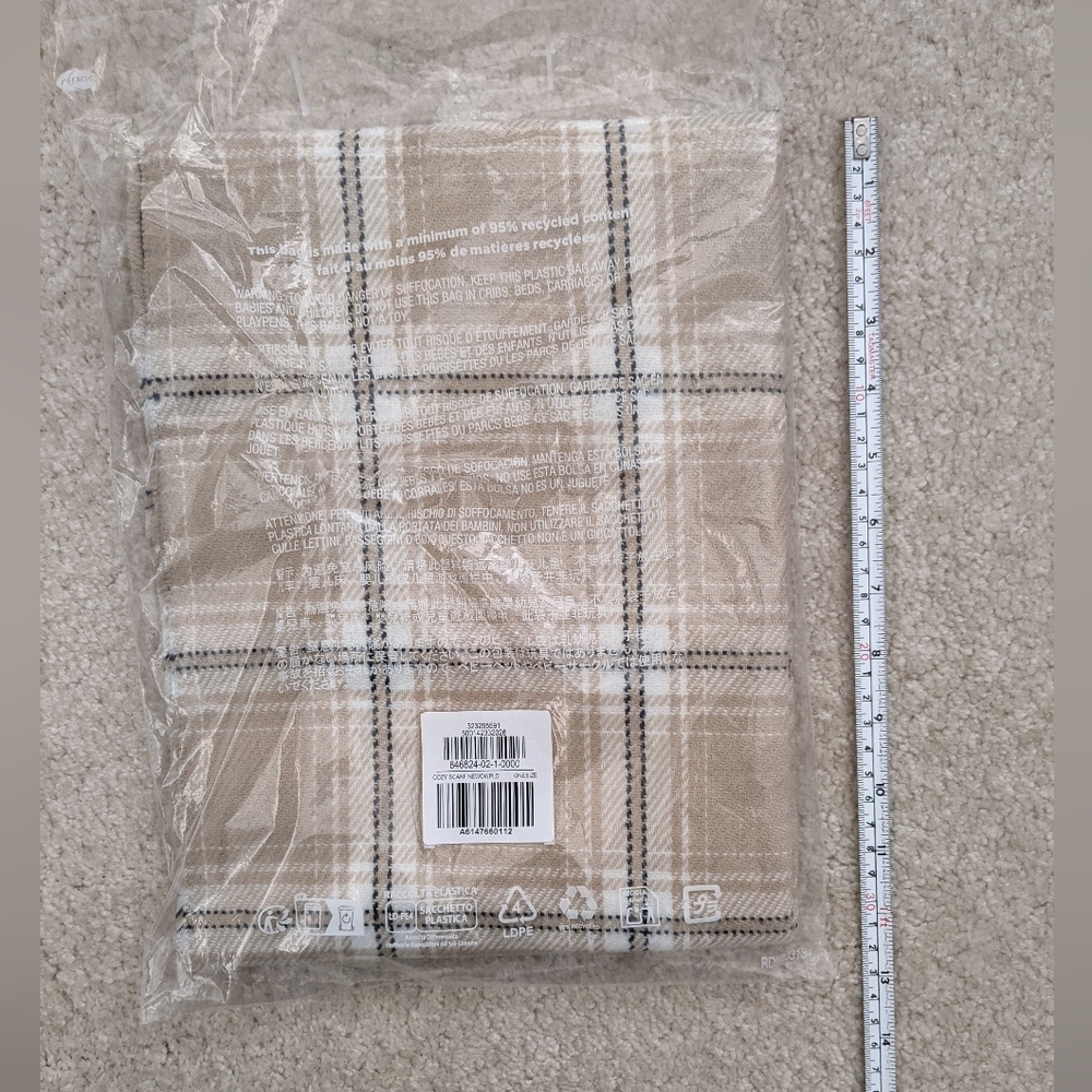 NWT GAP scarf plaid tan - Picture 2 of 6